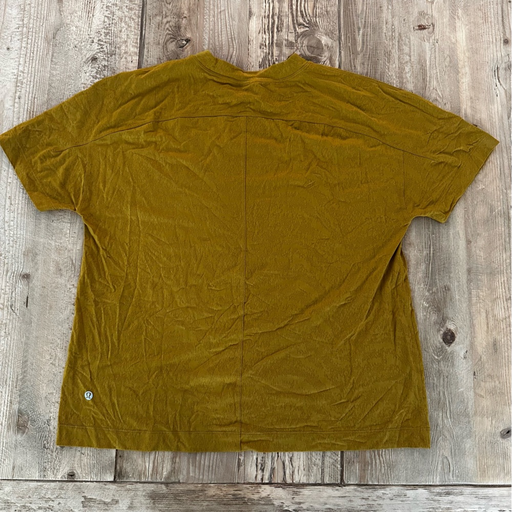 Lululemon gold tshirt women’s